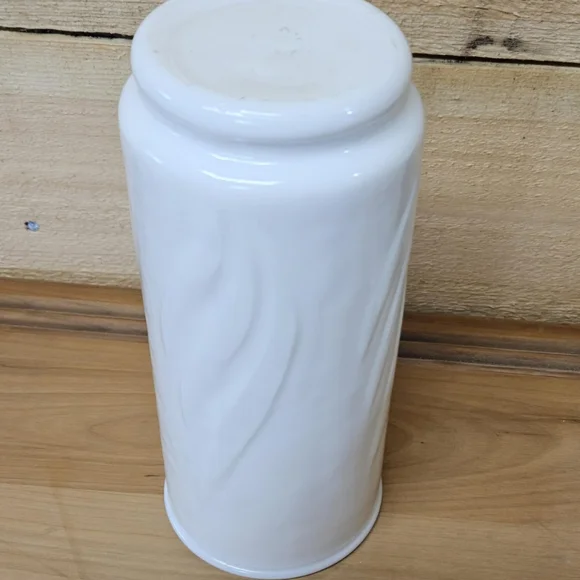 White milk glass cylinder vase - Picture 3 of 3